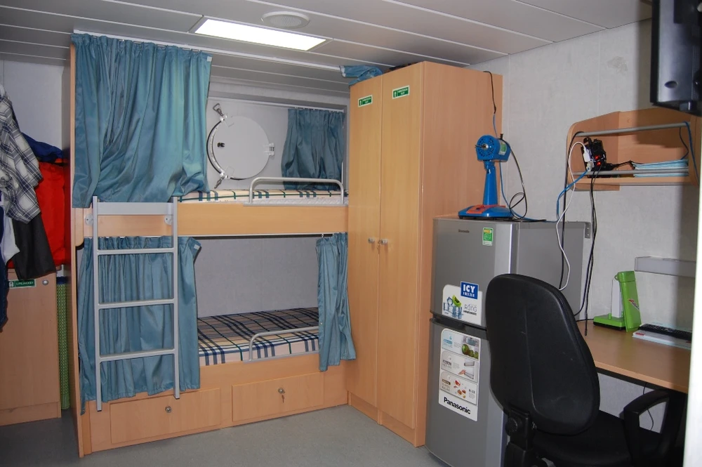 Háo hức khám phá tàu Cảnh sát biển 'khủng' 8002 ảnh 9 Phòng ngủ của các sĩ quan trên tàu