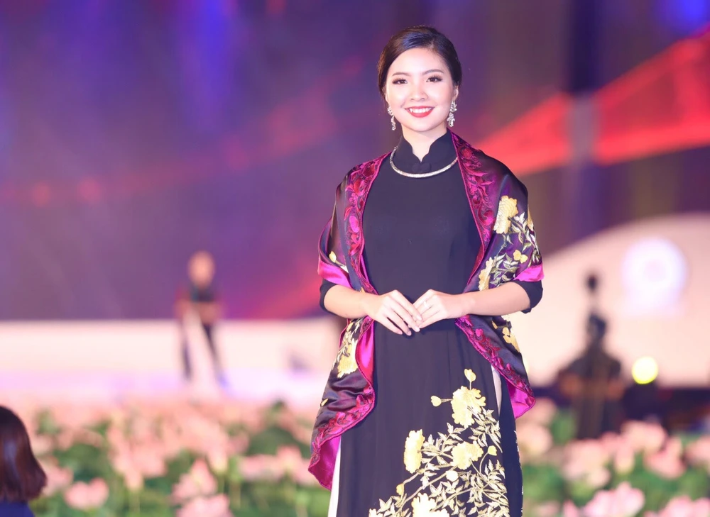 Mãn nhãn với Lễ hội Áo dài TP.HCM đậm hồn Việt ảnh 12