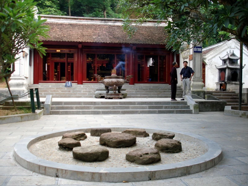 Kết quả hình ảnh cho đền trung đền hùng