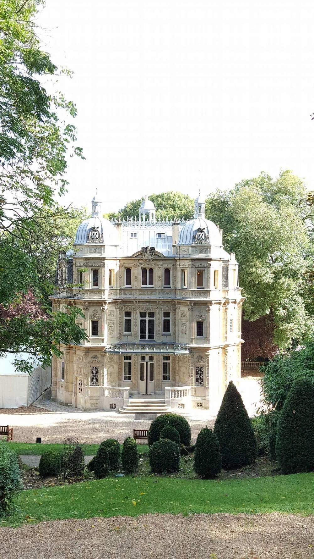 Lâu đài của Alexandre Dumas: Tuyệt tác của cơn điên ảnh 11