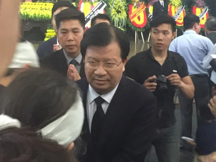 Phó Thủ tướng Trịnh Đình Dũng chia buồn cùng gia đình