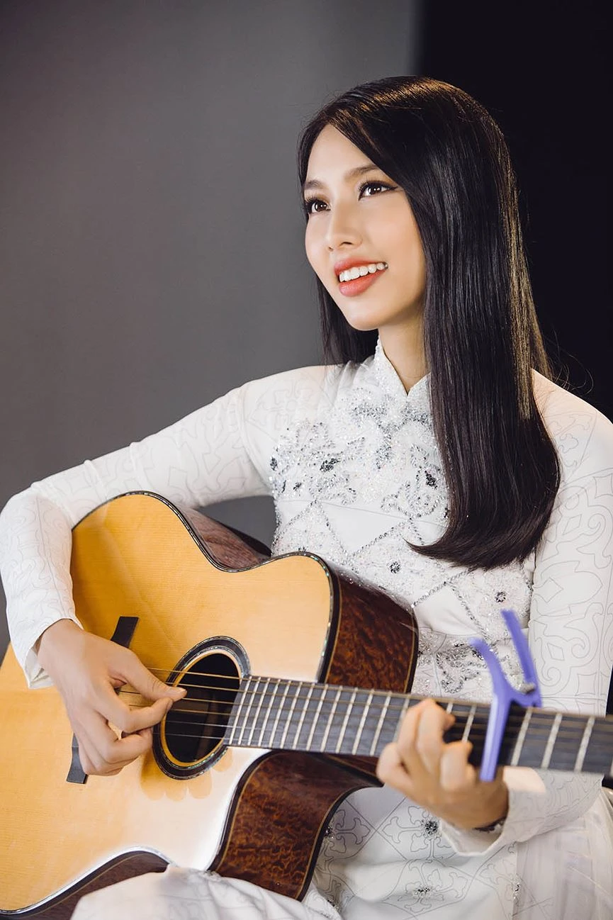 Thùy Tiên gây xúc động với clip tự giới thiệu ở HH Quốc tế ảnh 6