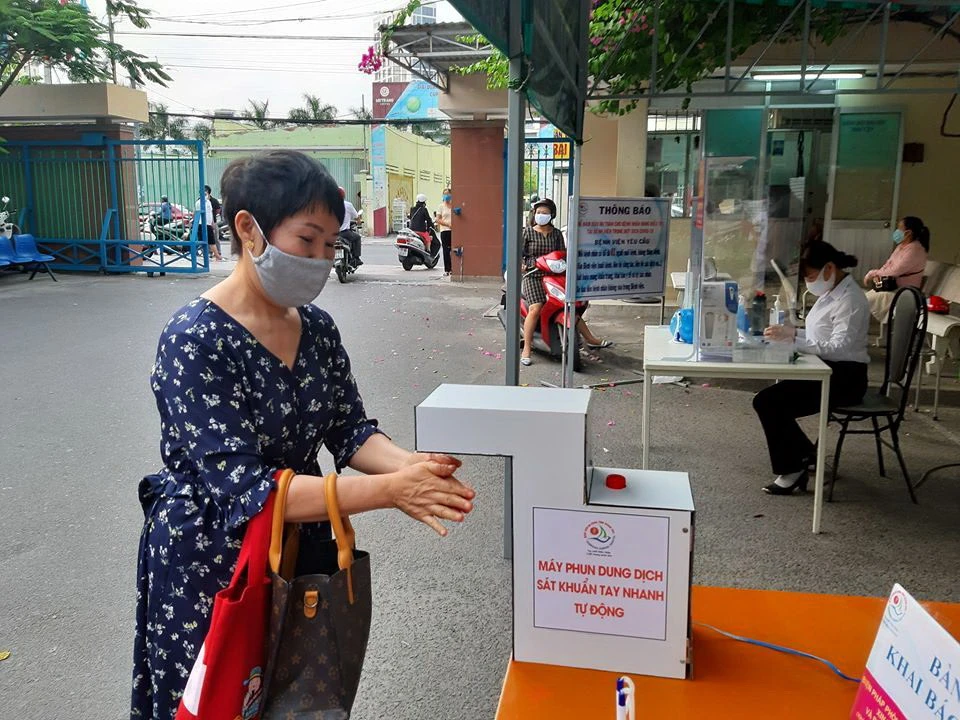 Máy sát khuẩn tự động 500.000 đồng của BV Khánh Hòa ảnh 3