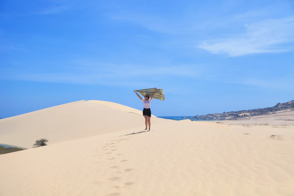 Mùa hè khám phá “tiểu sa mạc” Mũi Dinh ảnh 5