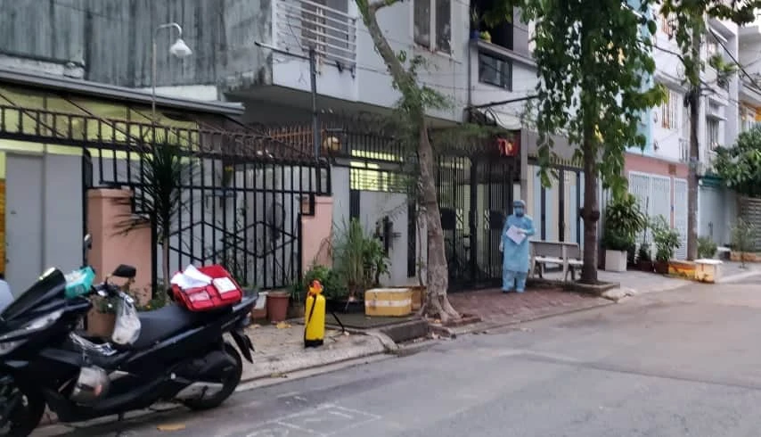 Phong tỏa đường số 10, P. Hiệp Bình Chánh vì có ca nghi nhiễm ảnh 1