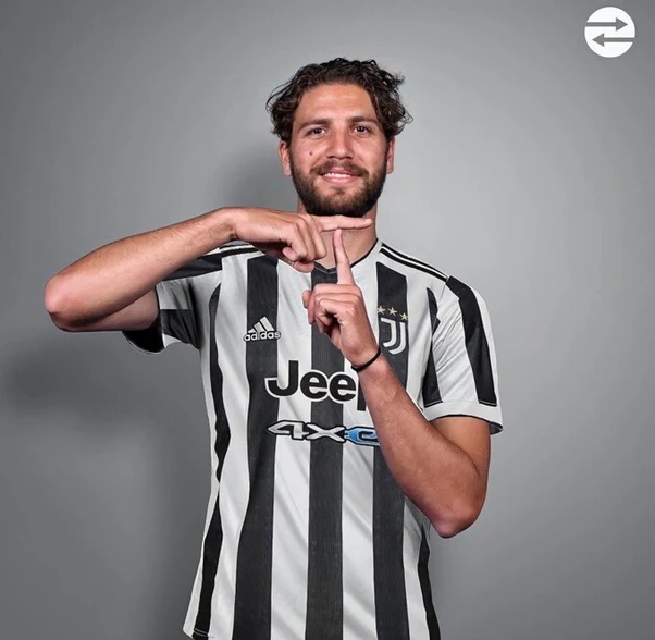 Juventus bổ sung nhà vô địch Euro vào đội hình ảnh 1