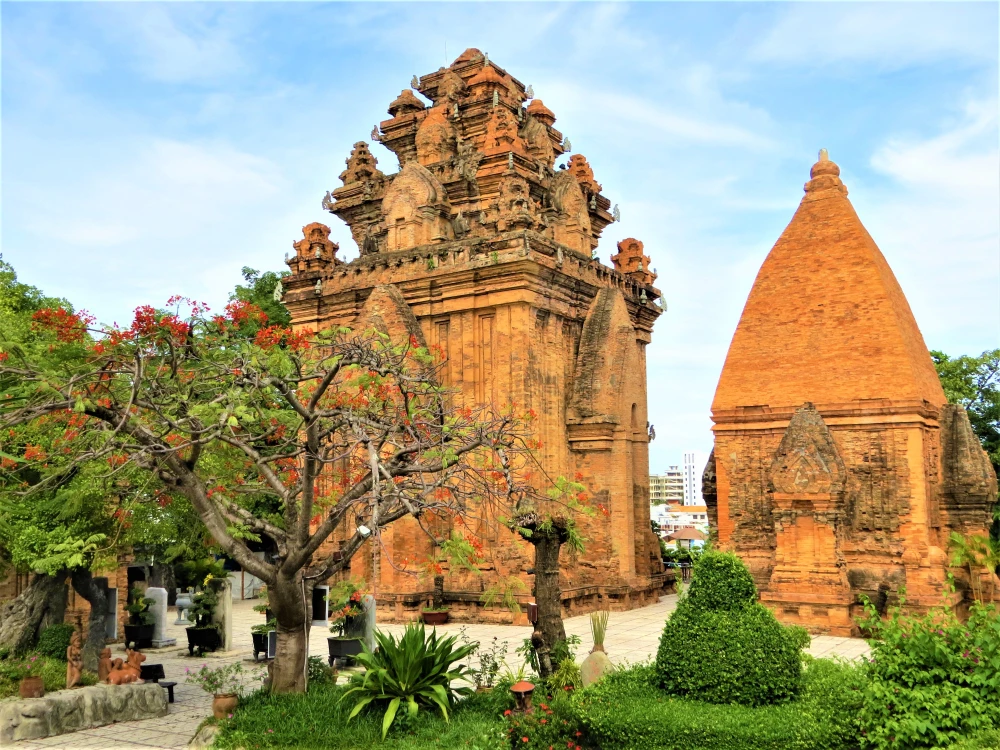 Ngắm Tháp Bà Ponagar ngày mở cửa đón khách trở lại ảnh 7