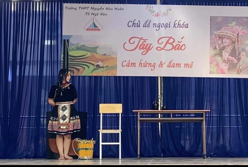 Vở kịch độc đáo lấy cảm hứng từ Vợ chồng A Phủ của học sinh lớp 12 ảnh 1