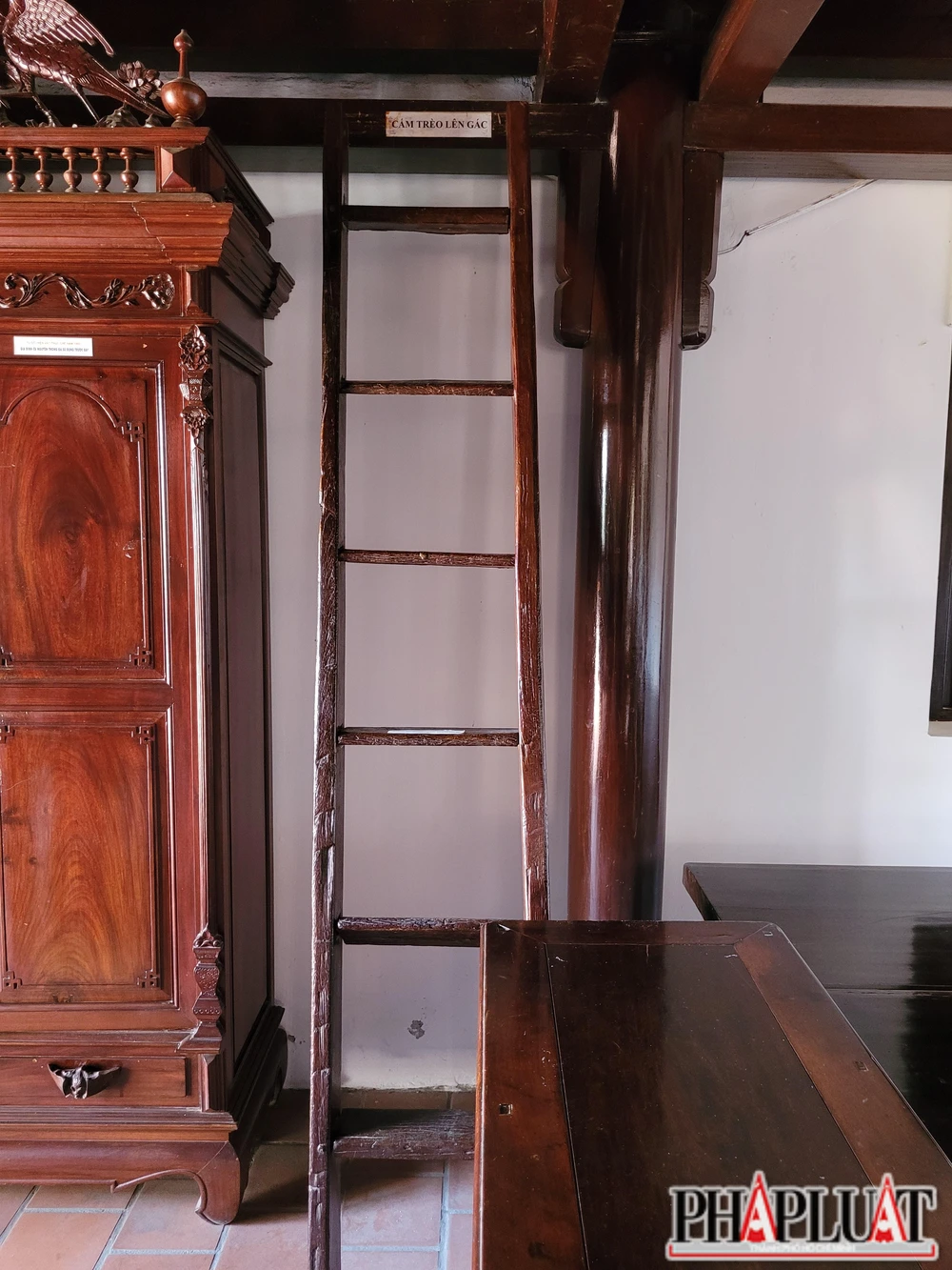 Thang gỗ gia đình cụ Nguyễn Thông thường dùng