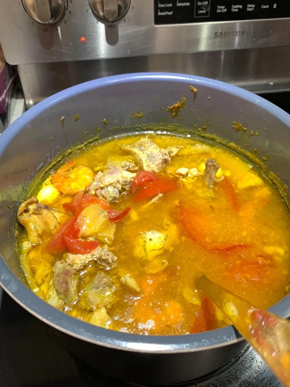 với những lụn vụn lặt vặt đấy thì mì Quảng xứ người cũng nên vóc hình hài.