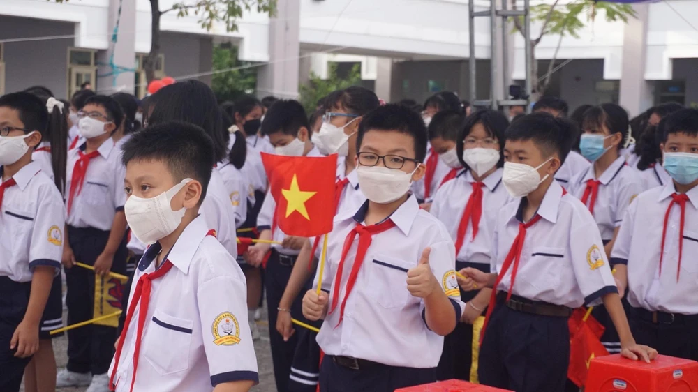 Học sinh trường THCS Phan Văn Trị tại lễ khai giảng năm học mới. Ảnh: NGUYỄN QUYÊN