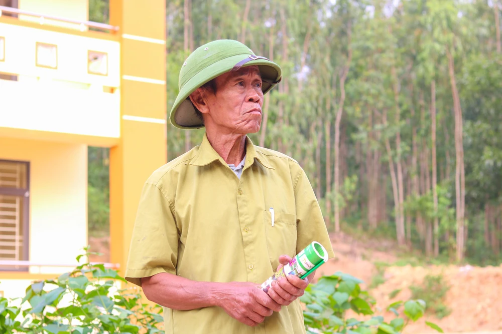 Chân dung ông Hồ Hơn – Trưởng bản Lâm Ninh, xã Trường Xuân, huyện Quảng Ninh. Ảnh: BẢO THIÊN