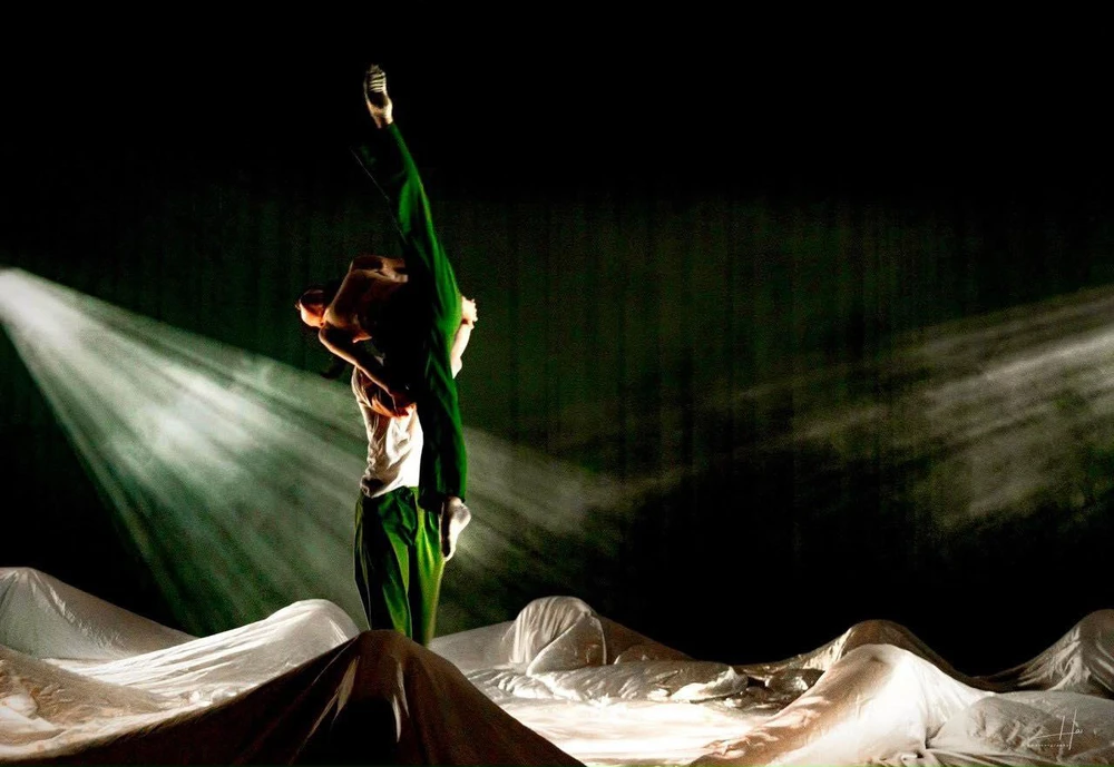 Một phân cảnh trong vở kịch múa "Hoàng hôn". Ảnh: PHÚC HẢI