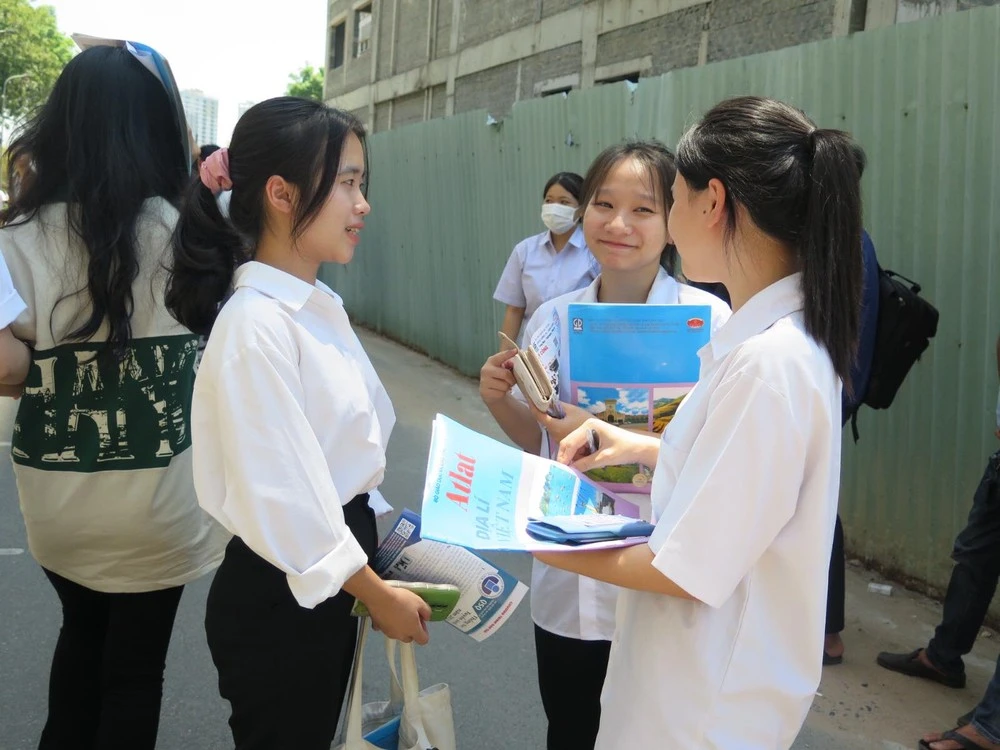 Thí sinh tham dự kỳ thi đánh giá năng lực 2023 đợt 1 tại TP.HCM.