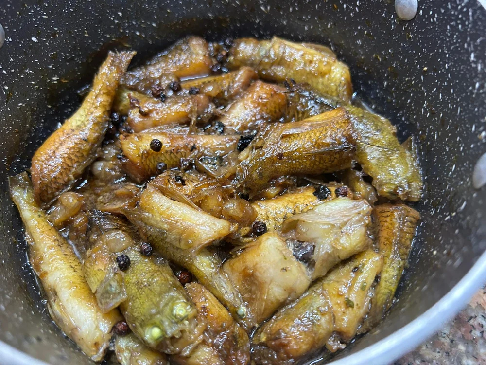 Nồi cá kho ngon bởi khâu kho nhẫn nha không hối thúc