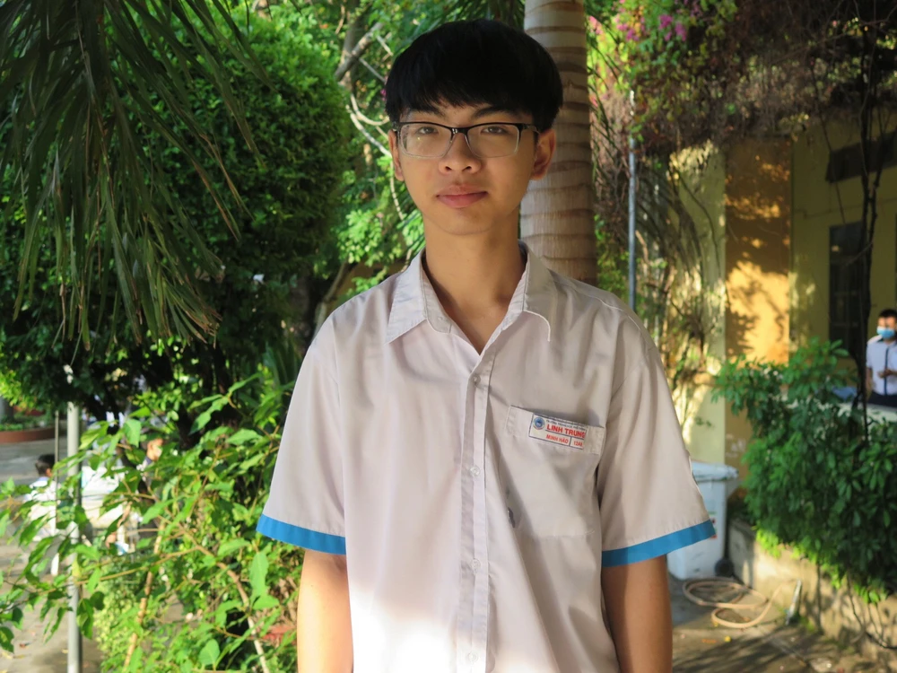 Minh Hào không quá lo lắng vì môn Văn chủ yếu thi để xét tốt nghiệp. Ảnh: Phạm Anh