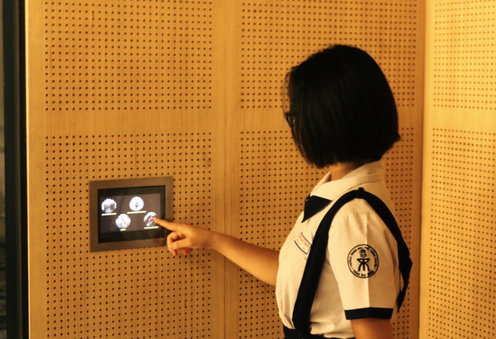 Các em học sinh chia sẻ dự án giúp ích rất nhiều cho việc hiểu rõ hiện vật lịch sử. Ảnh: Thiện Hợp