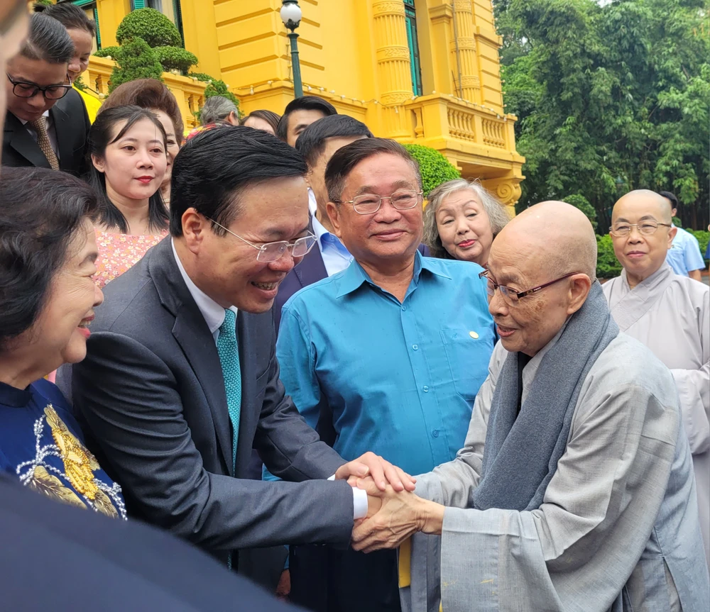 Chủ tịch nước gặp mặt đại biểu quỹ Vù A Dính