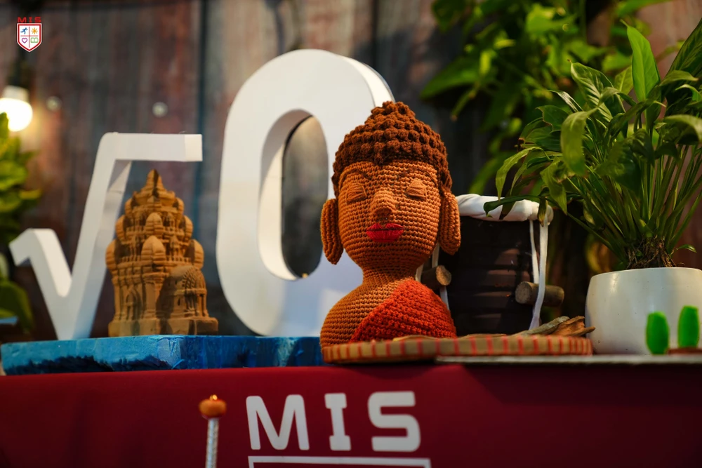 hoc lich su qua du an 8.jpg