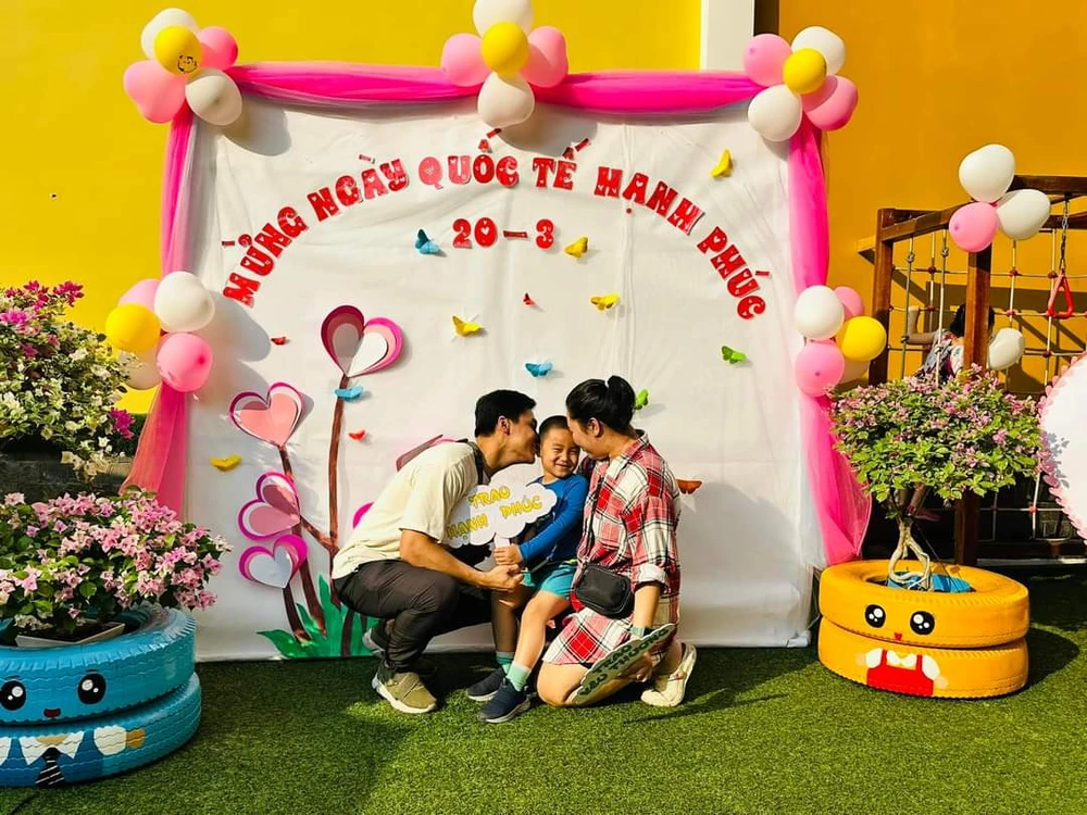 bua sang hanh phuc.jpg