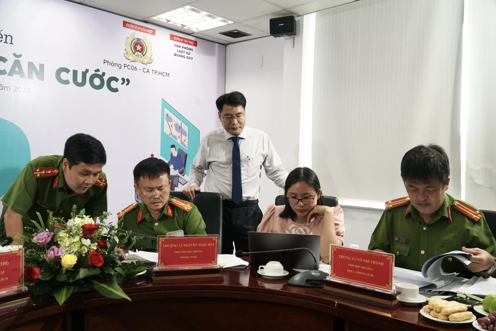 Quang cảnh buổi giao lưu trực tuyến