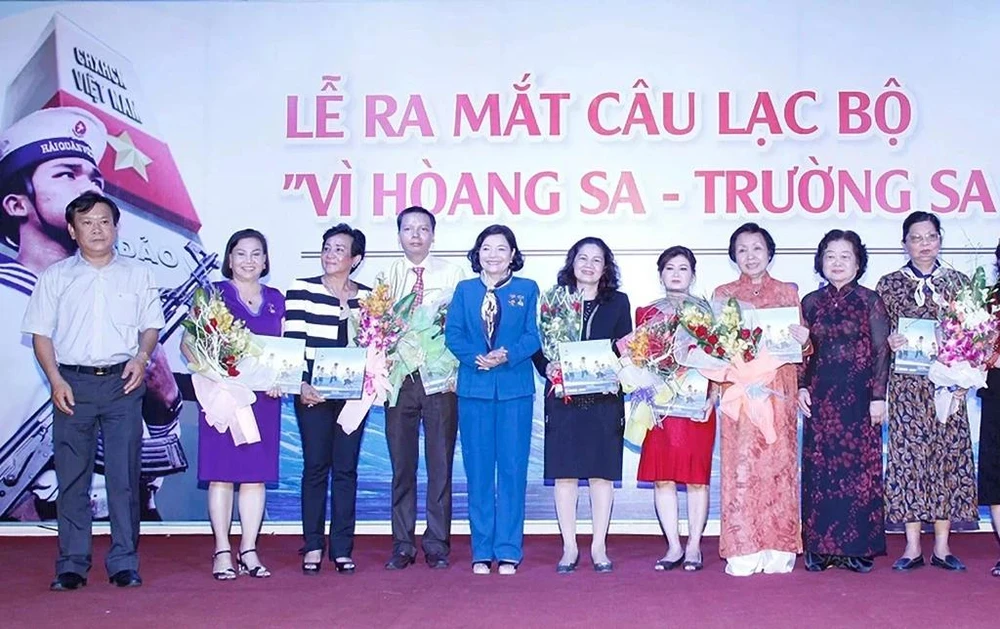 le ra mat CLB vì HS-TS.webp