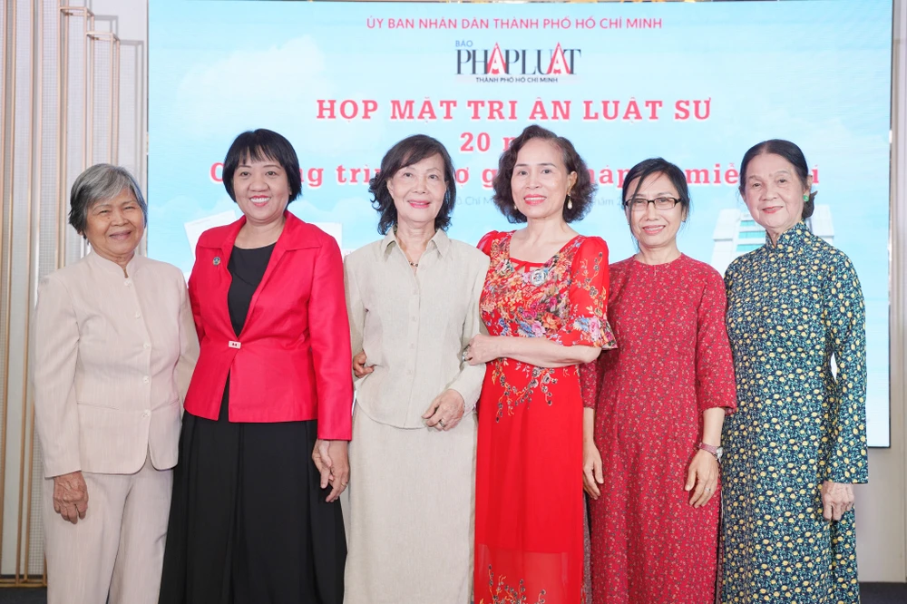 tri an luat su 2.jpg