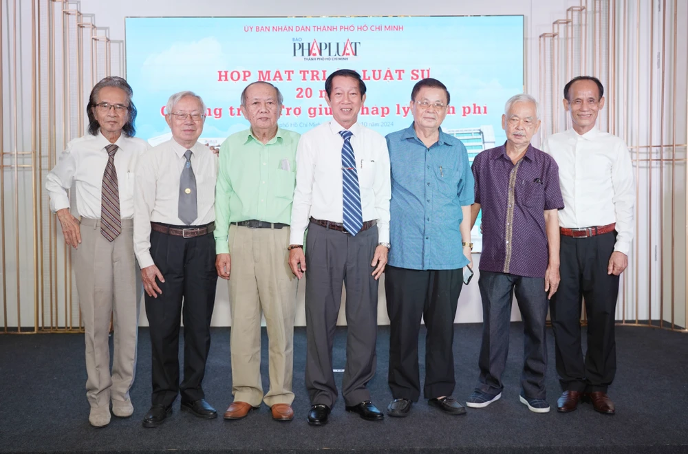 tri an luat su 3.jpg