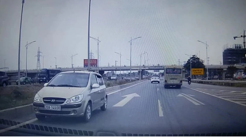 đi ngược chiều trên cao tốc