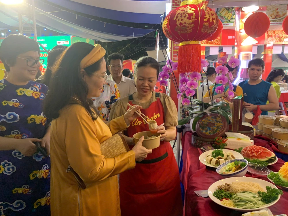 My vị Mi va Banh 10.jpg