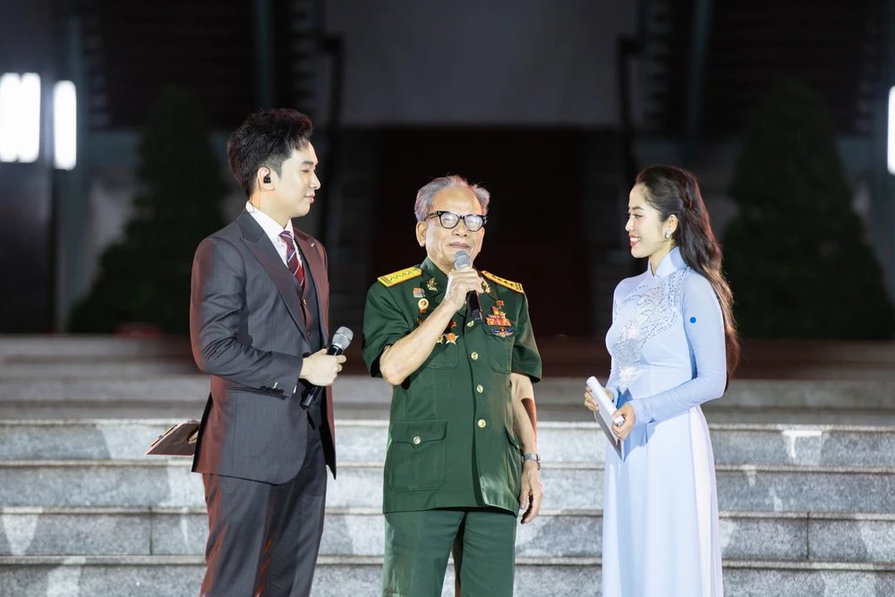 nhung buoc chan viet nam 5-le duy ung.jpg