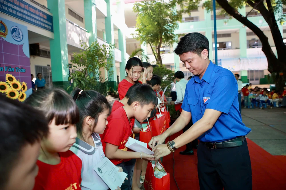 Bi thu Doan toa an.jpg