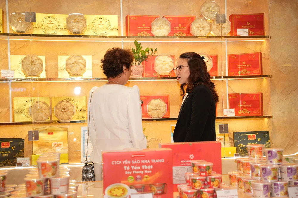 yen sao nha trang 1.jpg