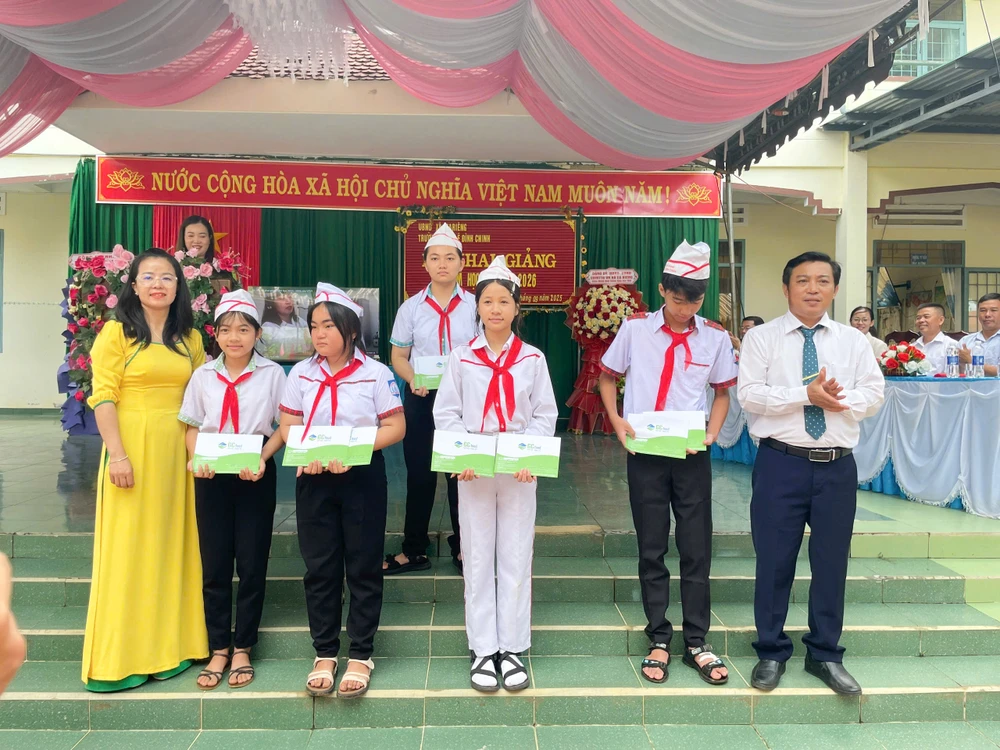 hoc bong dac biet -GC food.JPG