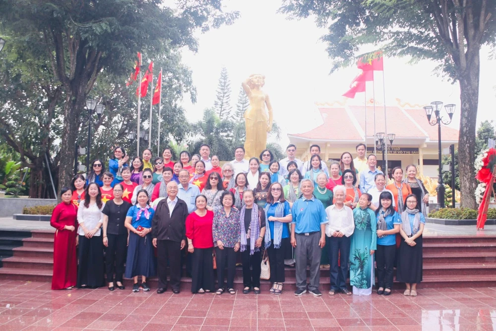 CLB VI HS-TS THAN YEU.jpg