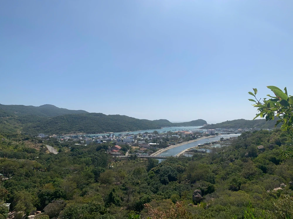 Ngắm vẻ đẹp hoang sơ, cuốn hút của Vườn quốc gia Núi Chúa - Phước Bình