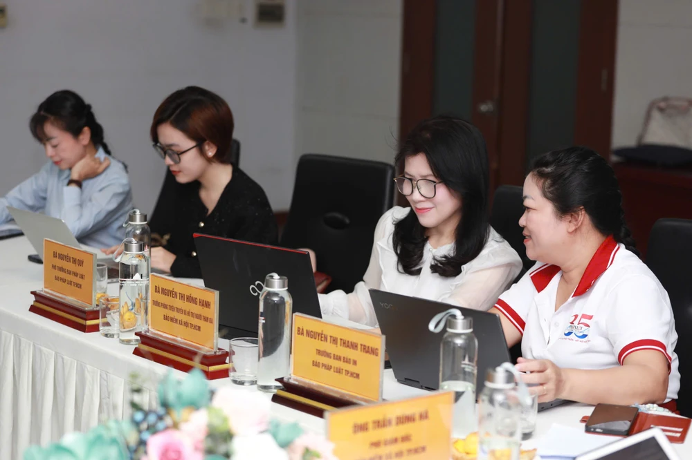 Hong Hanh tra loi 4.jpg