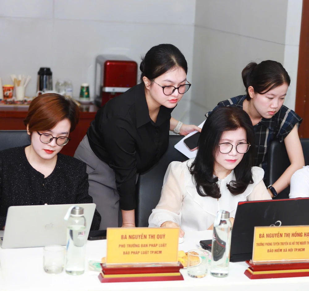 Hong Hanh tra loi.jpg