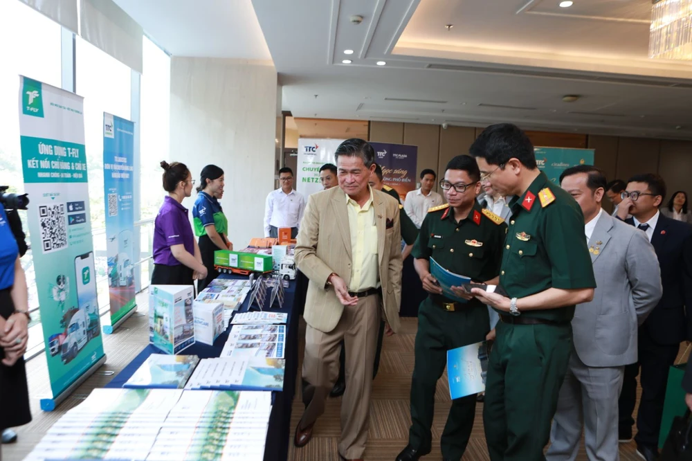 TTC IZ trung bay.jpg