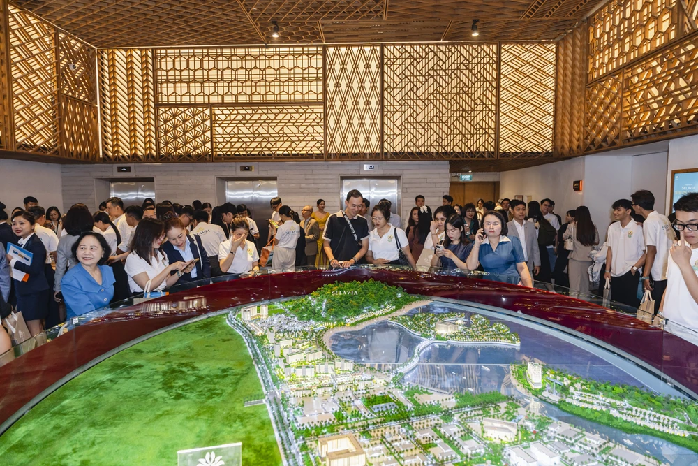 thanh pho ban sac Viet 3.JPG