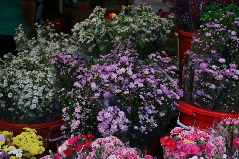 Chợ hoa Hồ Thị Kỷ 