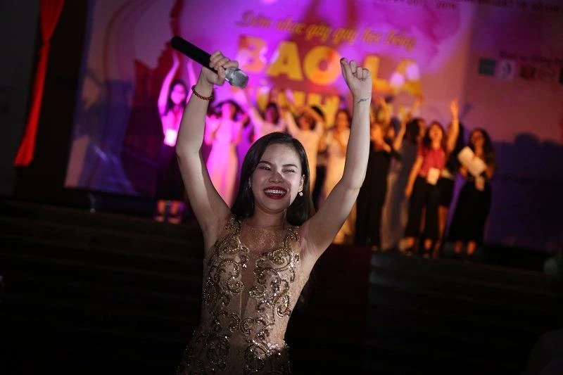 Ca sĩ Giang Hồng Ngọc