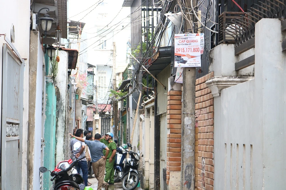 Cả xóm 'hợp đồng tác chiến' dập tắt 1 vụ cháy nhà ảnh 1 Cả xóm 'hợp đồng tác chiến' dập tắt 1 vụ cháy nhà ảnh 1