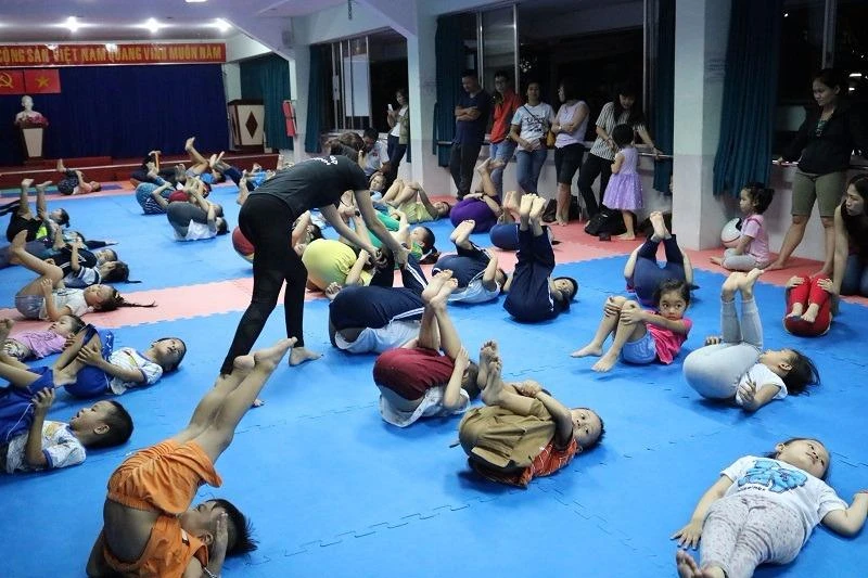 Luyện độ dẻo của cơ thể...