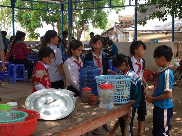 Anh Tám Khỏe hỗ trợ gạo, hạt giống cho học sinh nghèo ảnh 4