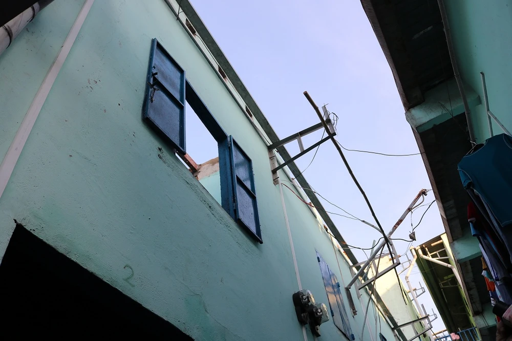 Bố trí lớp học tạm thời cho HS sau cơn 'cuồng phong' ảnh 4