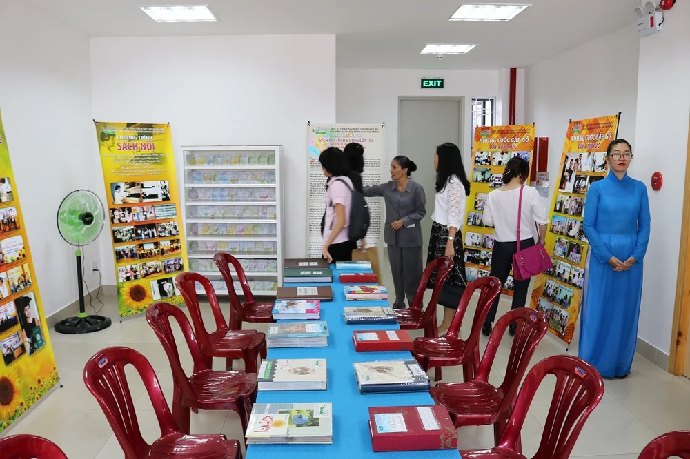 Phòng trưng bày có những đầu sách quý