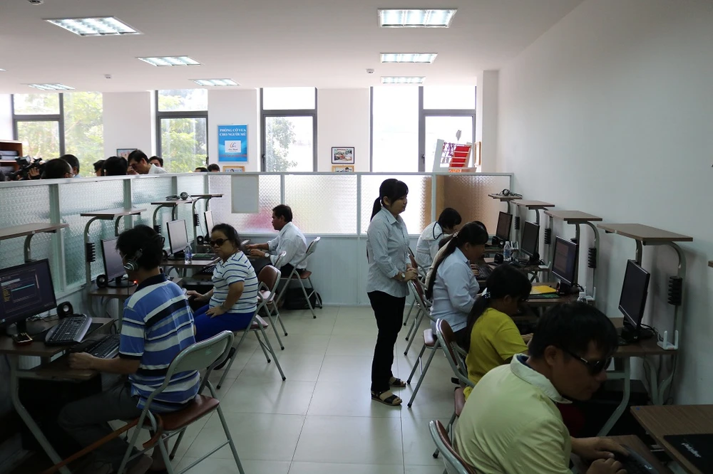 Dạy tin học cho người mù" 