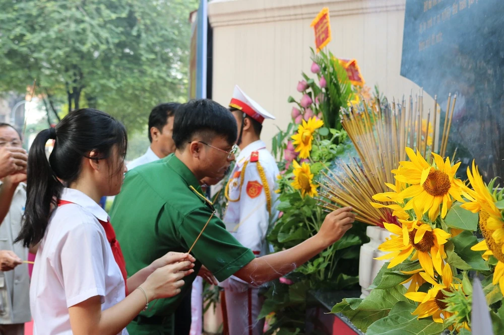 Khánh thành bia tưởng niệm chiến sĩ biệt động Sài Gòn ảnh 7 Khánh thành bia tưởng niệm chiến sĩ biệt động Sài Gòn ảnh 7