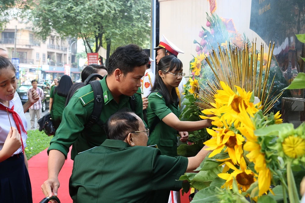 Khánh thành bia tưởng niệm chiến sĩ biệt động Sài Gòn ảnh 5 Khánh thành bia tưởng niệm chiến sĩ biệt động Sài Gòn ảnh 5